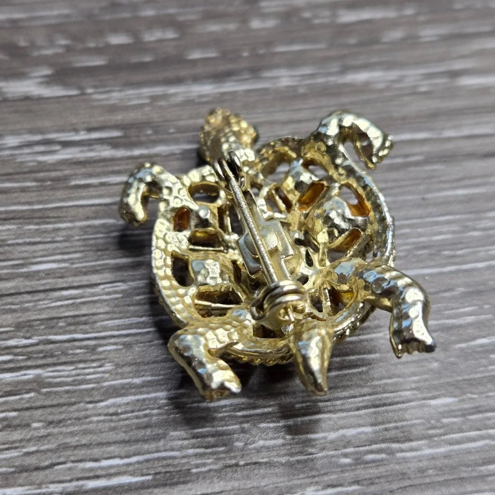 Vintage Turtle Brooch Pin Gold Tone Faux Pearl Green Eyes Figural 1.6